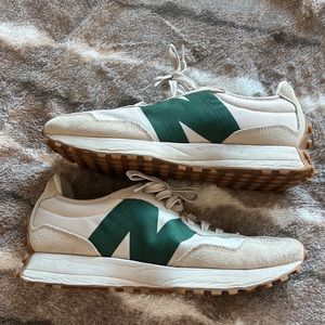 New Balance 327